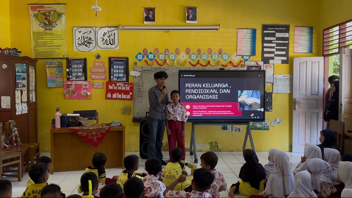 PENYULUHAN ANTI NARKOBA DI SDN 15 PAKASAI TANAMKAN KESADARAN BAHAYA NARKOBA SEJAK USIA DINI